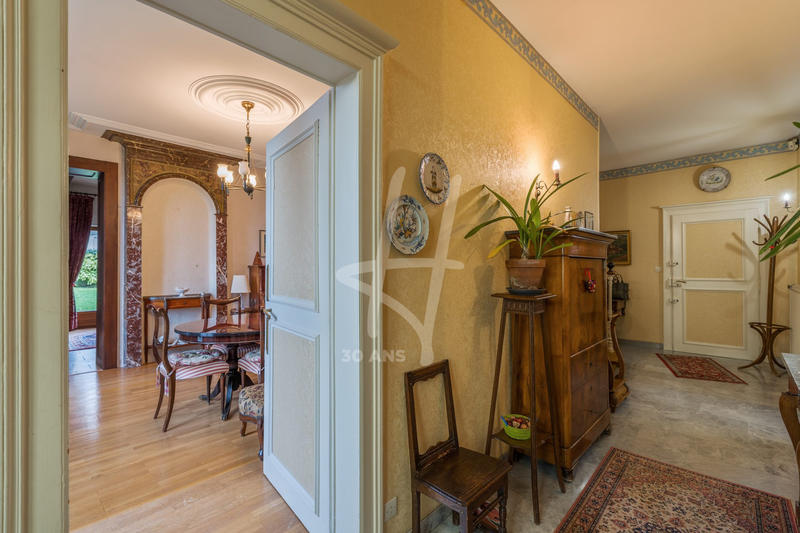 Maison - 226 m² - 7 pièces