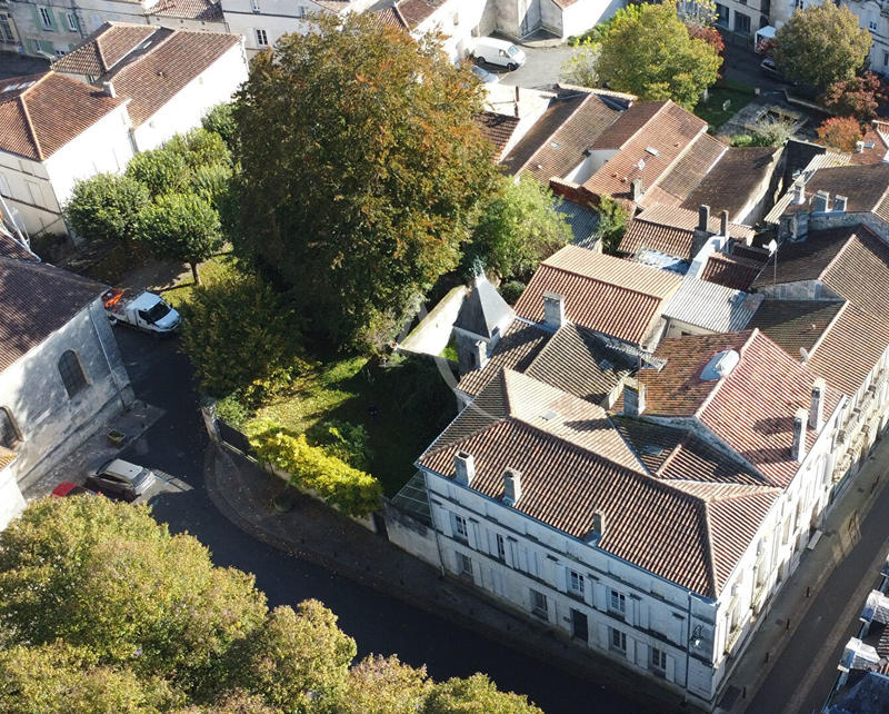 Maison - 344 m² - 10 pièces