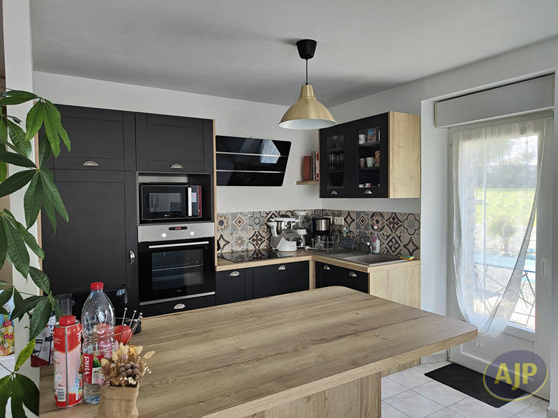 Maison - 81 m² - 5 pièces