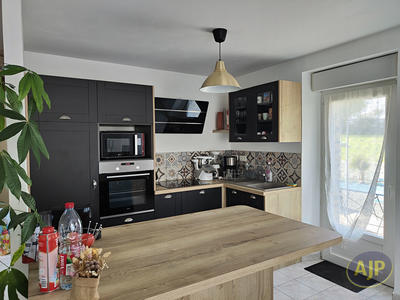 Maison - 81 m² - 5 pièces