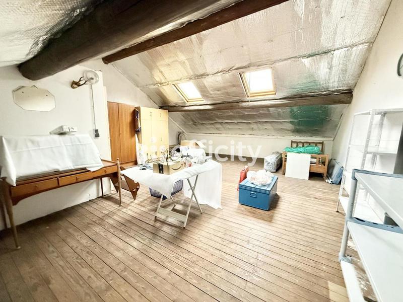 Maison - 93 m² - 4 pièces