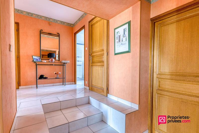 Maison - 274 m² - 8 pièces