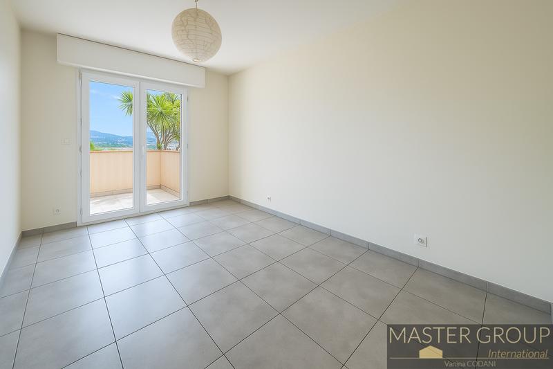 Appartement - 97 m² - 4 pièces