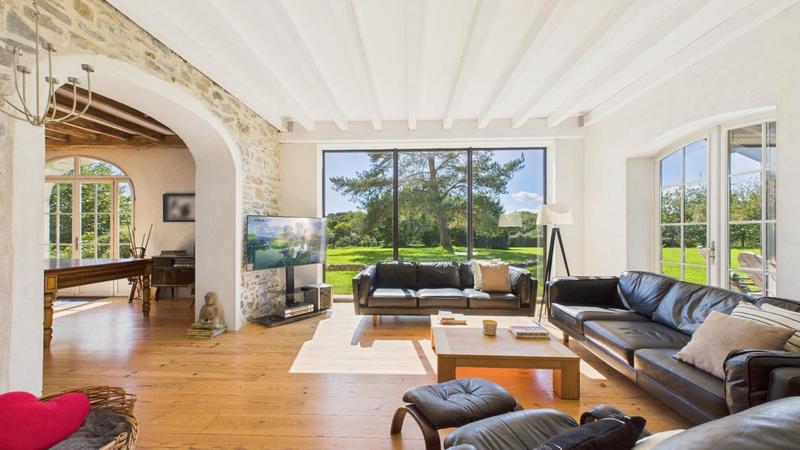 Maison - 530 m² - 12 pièces