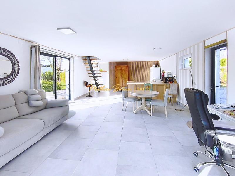 Maison - 96 m² - 4 pièces