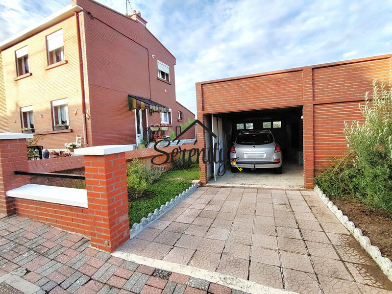 Maison - 85 m² - 8 pièces