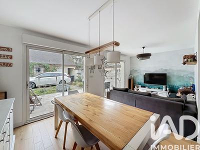 Maison - 93 m² - 5 pièces