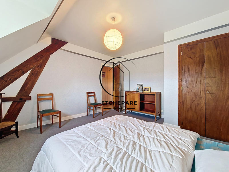 Maison - 167 m² - 6 pièces