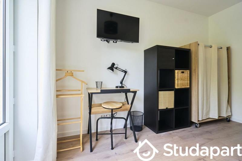 Chambre - 10 m² - 1 pièce