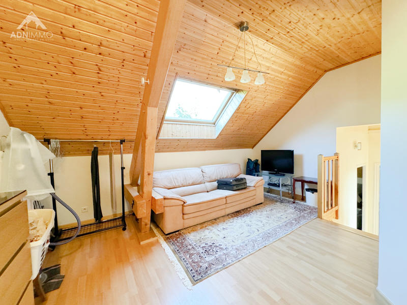 Maison - 205 m² - 6 pièces