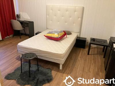 Chambre - 12 m² - 1 pièce