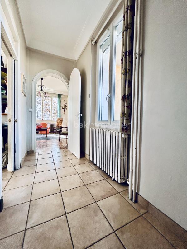 Maison - 168 m² - 8 pièces