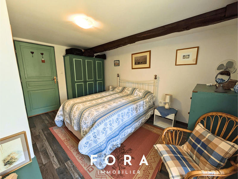 Maison - 240 m² - 8 pièces