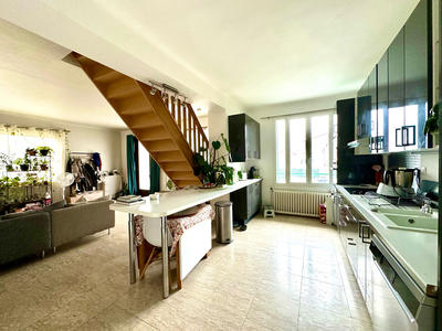 Maison - 94 m² - 5 pièces