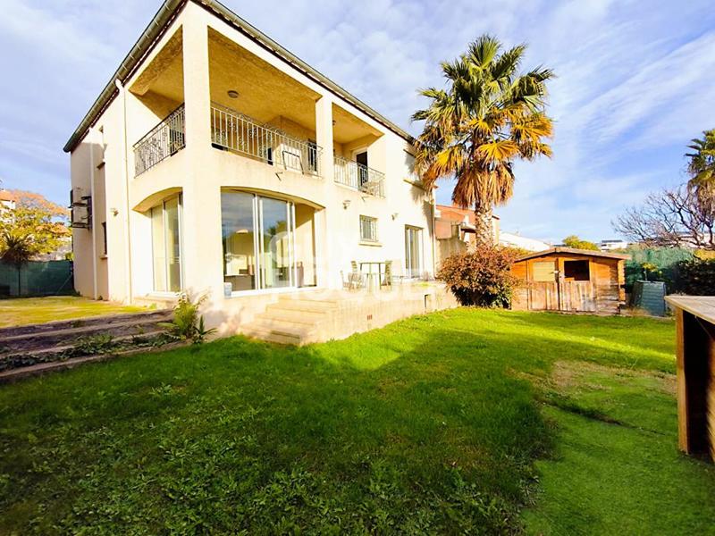 Maison - 195 m² - 6 pièces