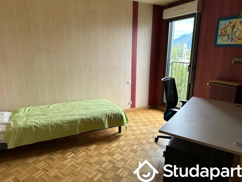 Chambre - 11 m² - 1 pièce