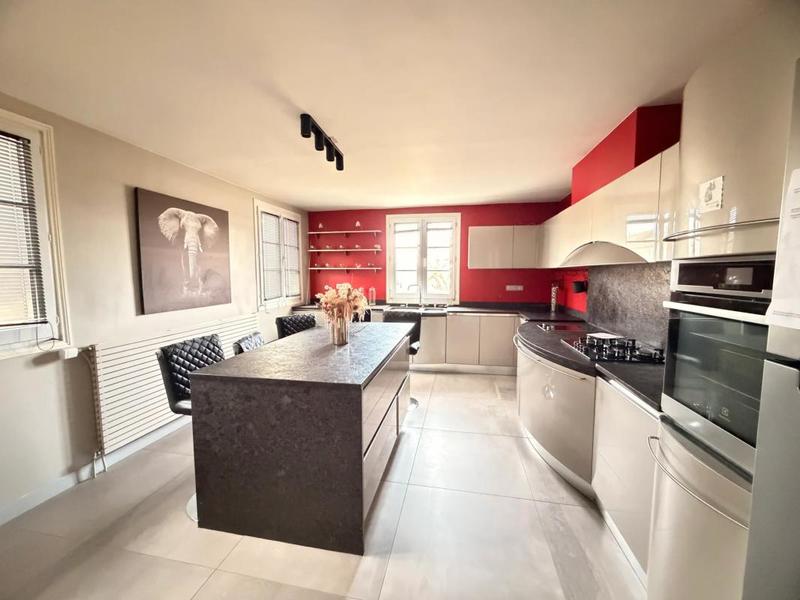 Maison - 500 m² - 10 pièces