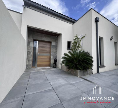 Maison - 220 m² - 7 pièces