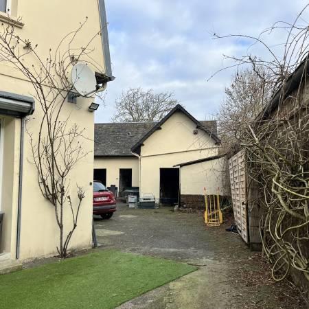 Maison - 218 m² - 9 pièces