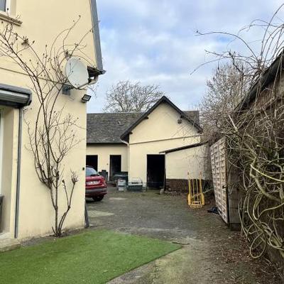 Maison - 218 m² - 9 pièces