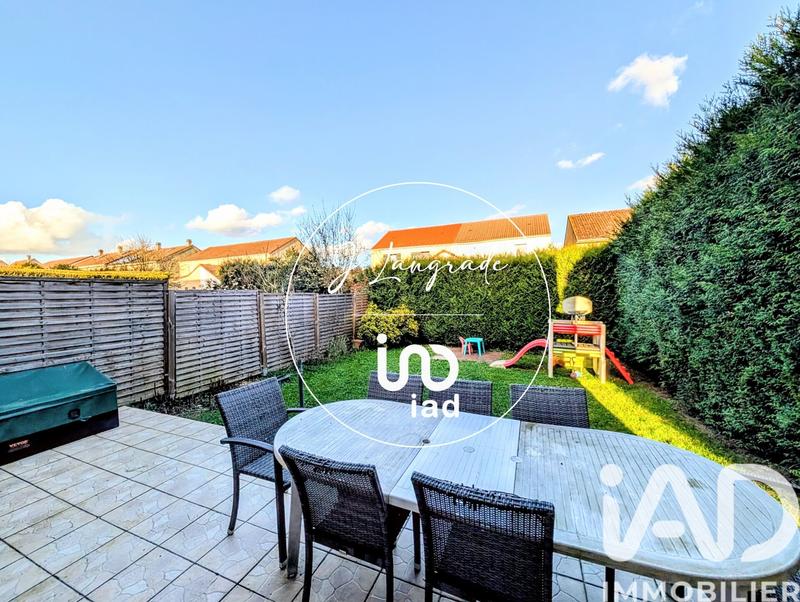 Maison - 90 m² - 5 pièces