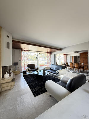 Maison - 216 m² - 6 pièces