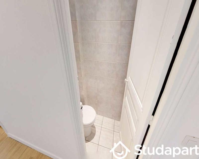 Chambre - 120 m² - 1 pièce