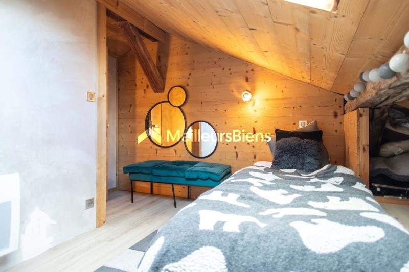 Propriété - 220 m² - 8 pièces