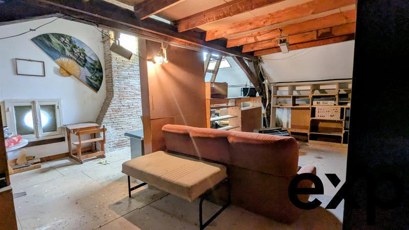 Maison - 201 m² - 9 pièces