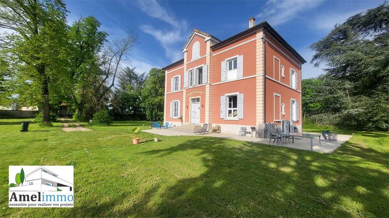 Maison - 250 m² - 7 pièces
