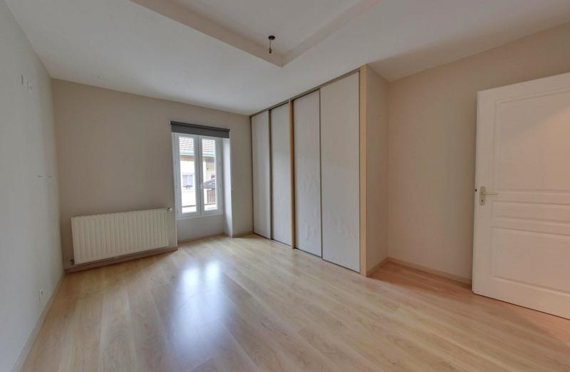 Maison - 201 m² - 10 pièces