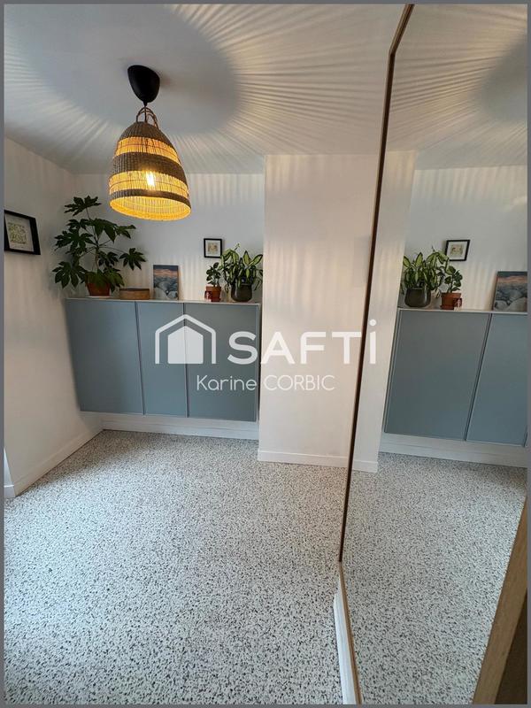 Maison - 207 m² - 9 pièces