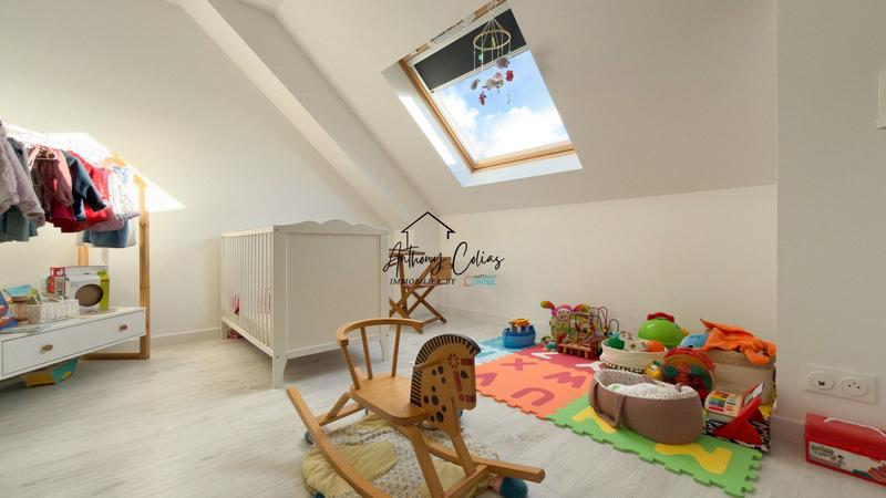 Maison - 92 m² - 5 pièces