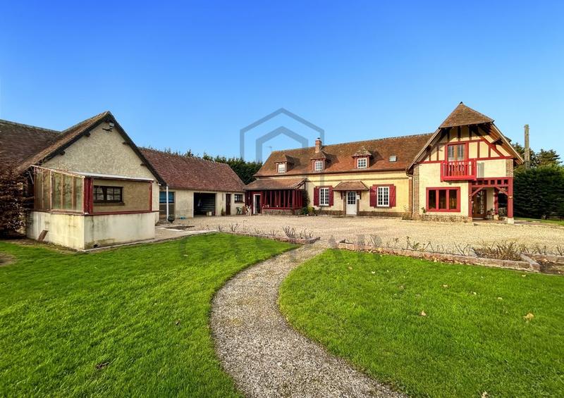 Maison - 453 m² - 17 pièces