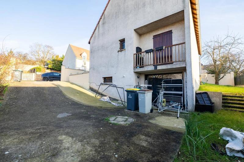 Maison - 200 m² - 6 pièces
