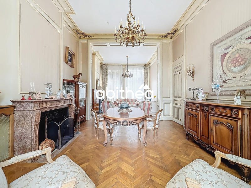 Maison - 257 m² - 9 pièces