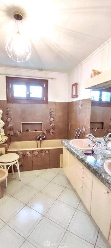 Maison - 105 m² - 4 pièces