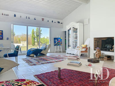 Maison - 203 m² - 6 pièces