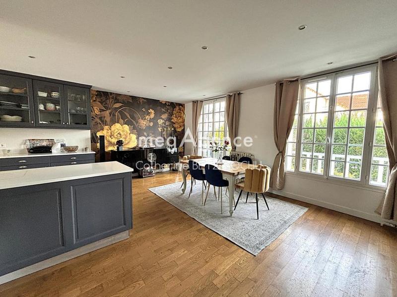 Maison - 143 m² - 7 pièces