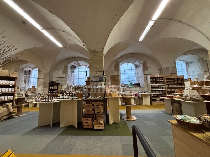 Maison - 930 m² - 23 pièces