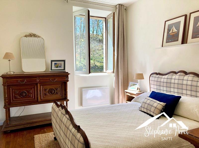 Maison - 298 m² - 9 pièces