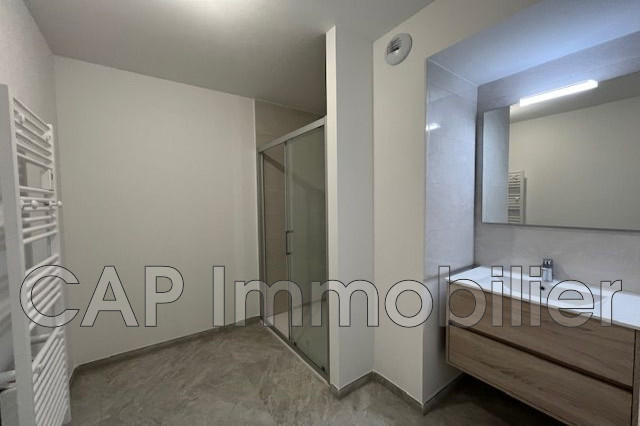 Appartement - 100 m² - 4 pièces