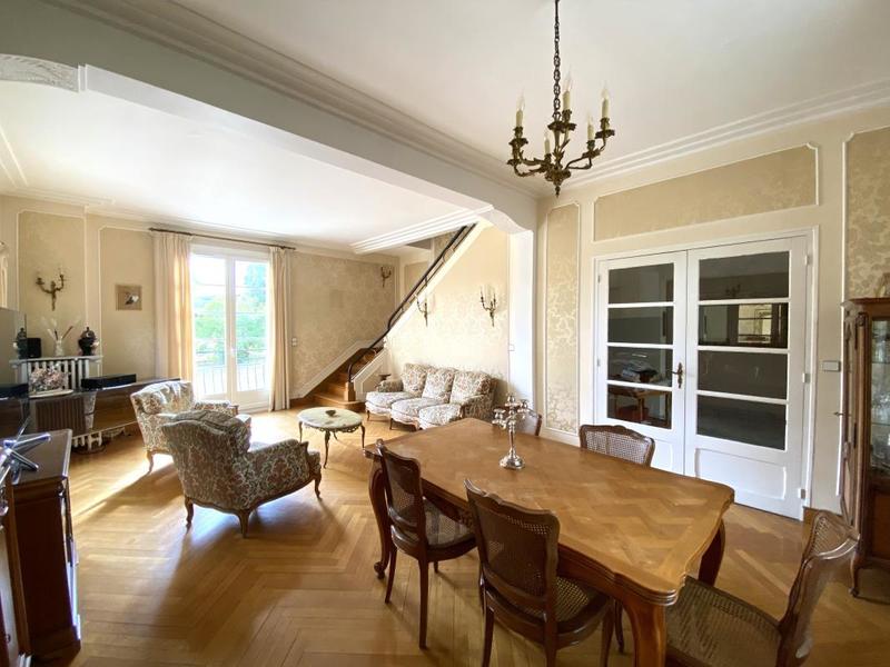 Maison ancienne - 202 m² - 8 pièces