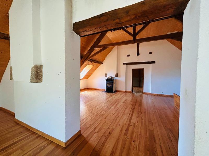 Maison - 420 m² - 12 pièces