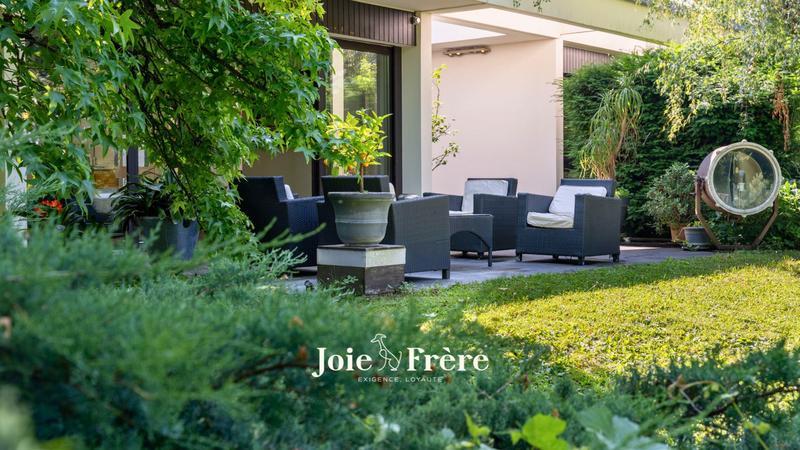 Maison ancienne - 366 m² - 7 pièces