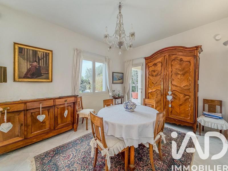 Maison - 235 m² - 6 pièces