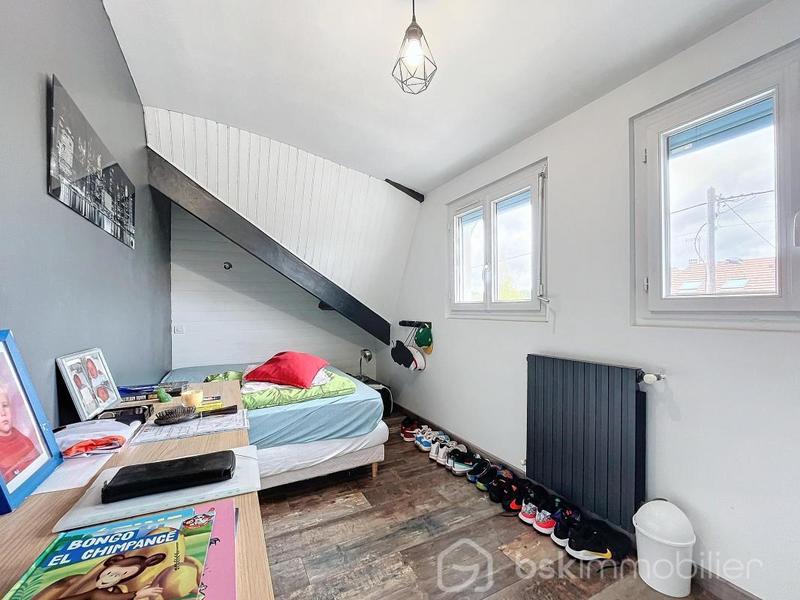 Maison traditionnelle - 190 m² - 9 pièces