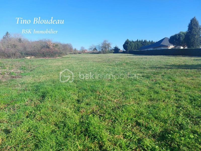 Terrain constructible - 2 189 m²