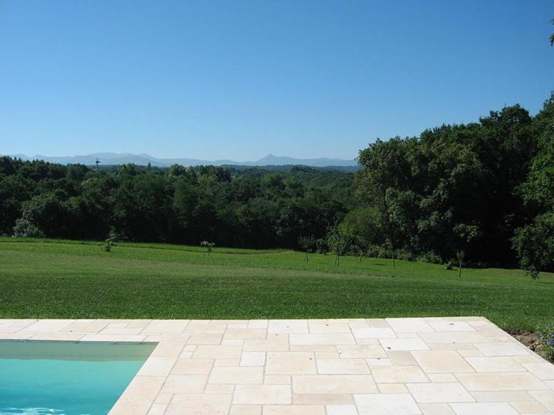 Propriété - 360 m² - 8 pièces