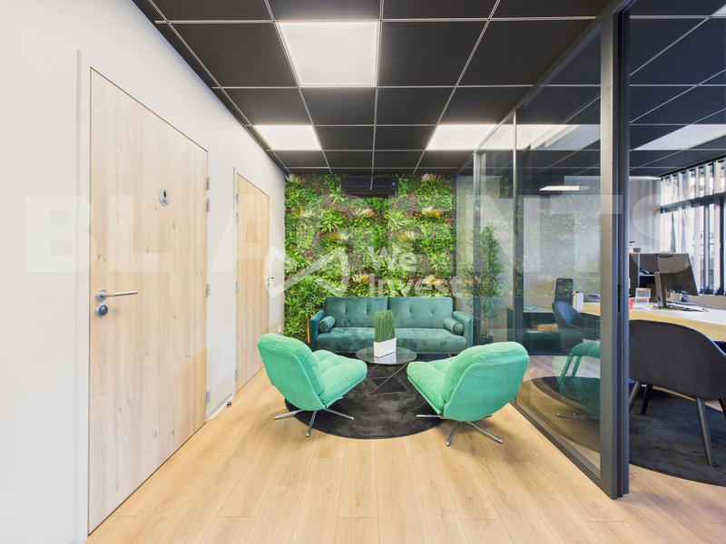 Local commercial - 1 468 m²